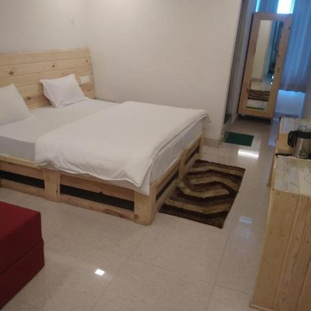 Hotel Charanpaduka Badrinath Exterior photo